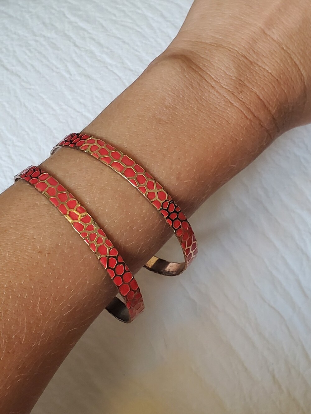 Coral & Gold-tone Honeycomb-Pattern Bangle Bracelets - Set of 2